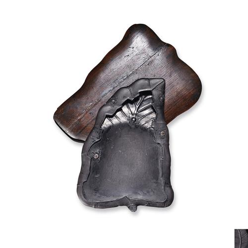 【清 介厂刻端石喜蛛蕉叶纹砚】拍卖品